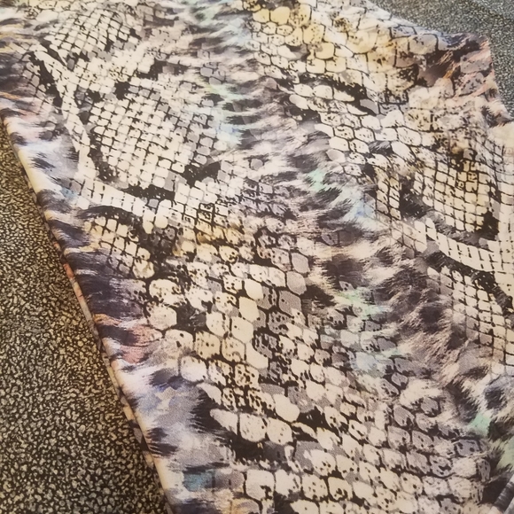 NWT Peony & Me snake/animal Cloud Dancer leggings - Picture 6 of 11